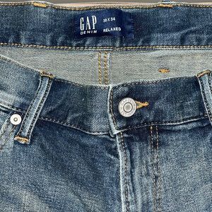 NWT! Gap jeans. 38x34. Non-distressed. Relaxed fit.